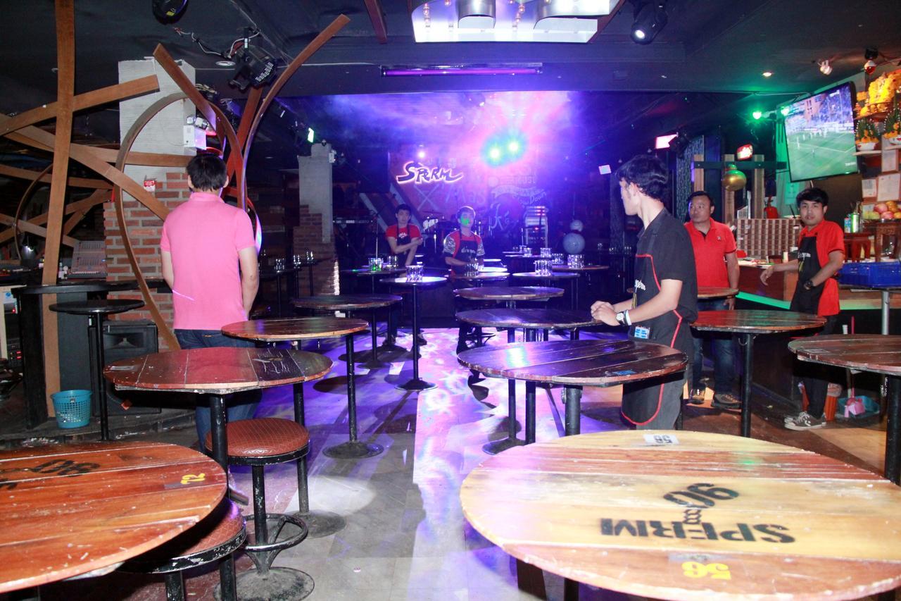โรงแรมเรือนทิพย์ เชียงราย Ruean Tip Hotel Екстер'єр фото