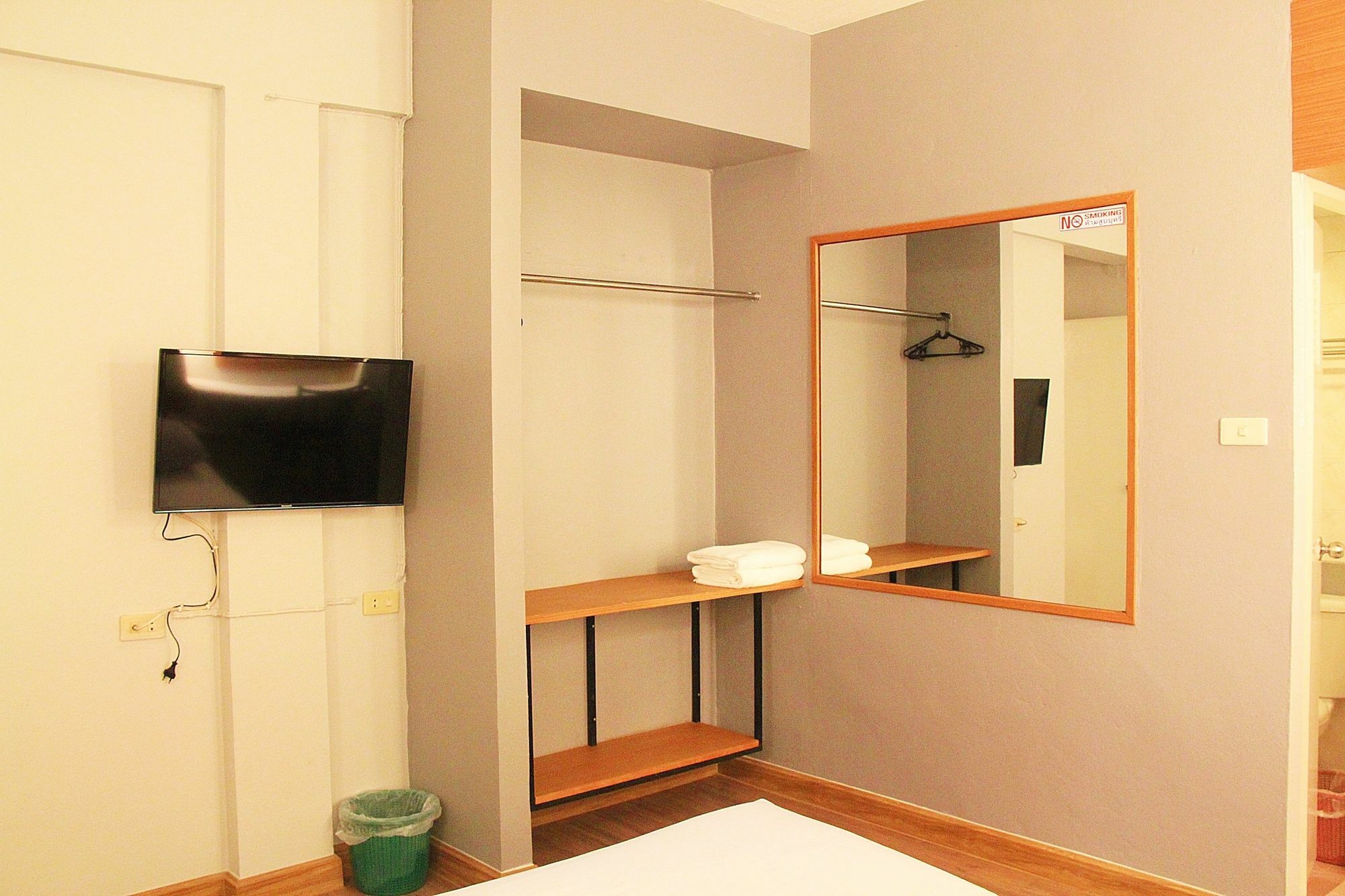 โรงแรมเรือนทิพย์ เชียงราย Ruean Tip Hotel Екстер'єр фото