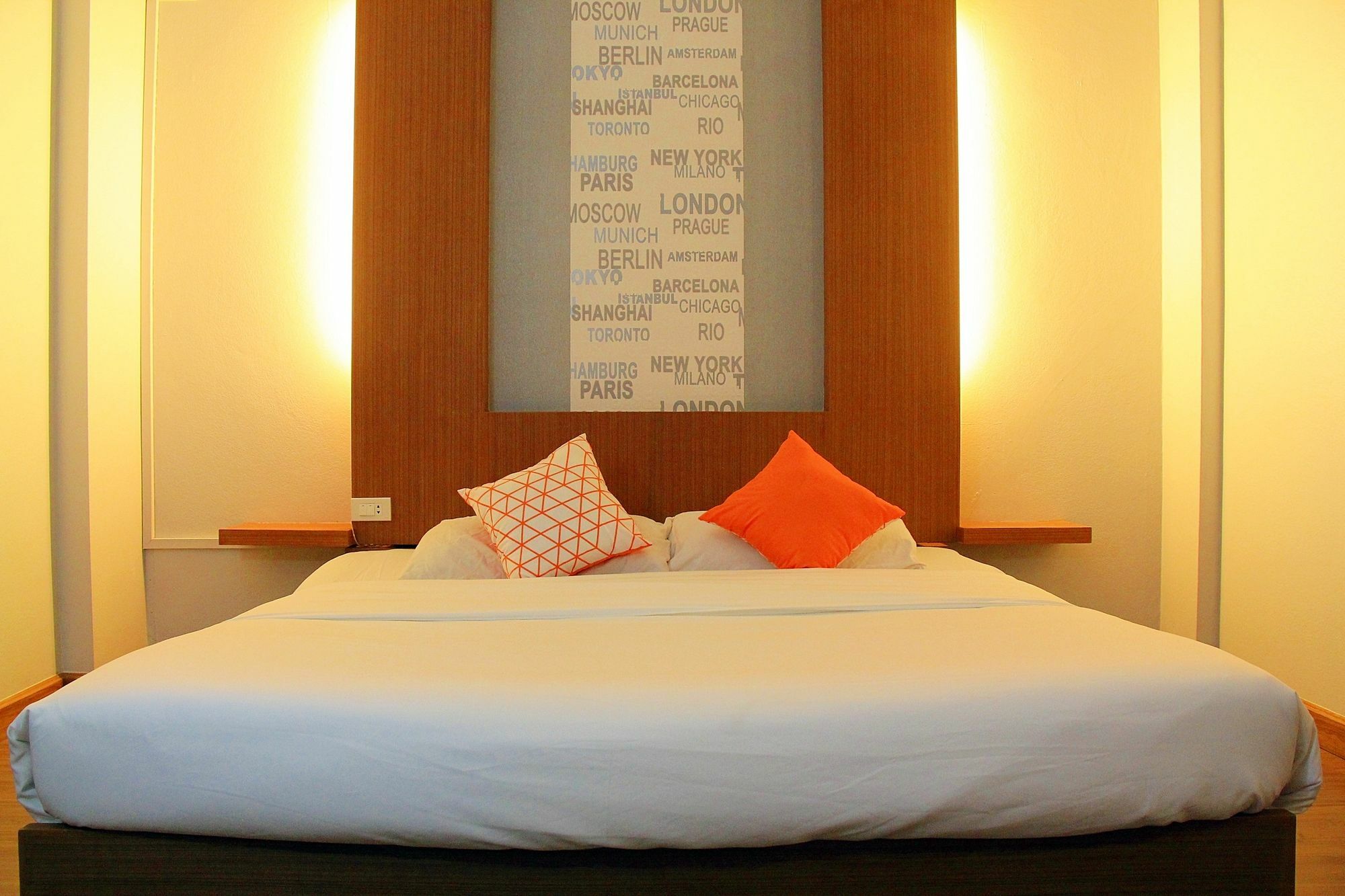 โรงแรมเรือนทิพย์ เชียงราย Ruean Tip Hotel Екстер'єр фото