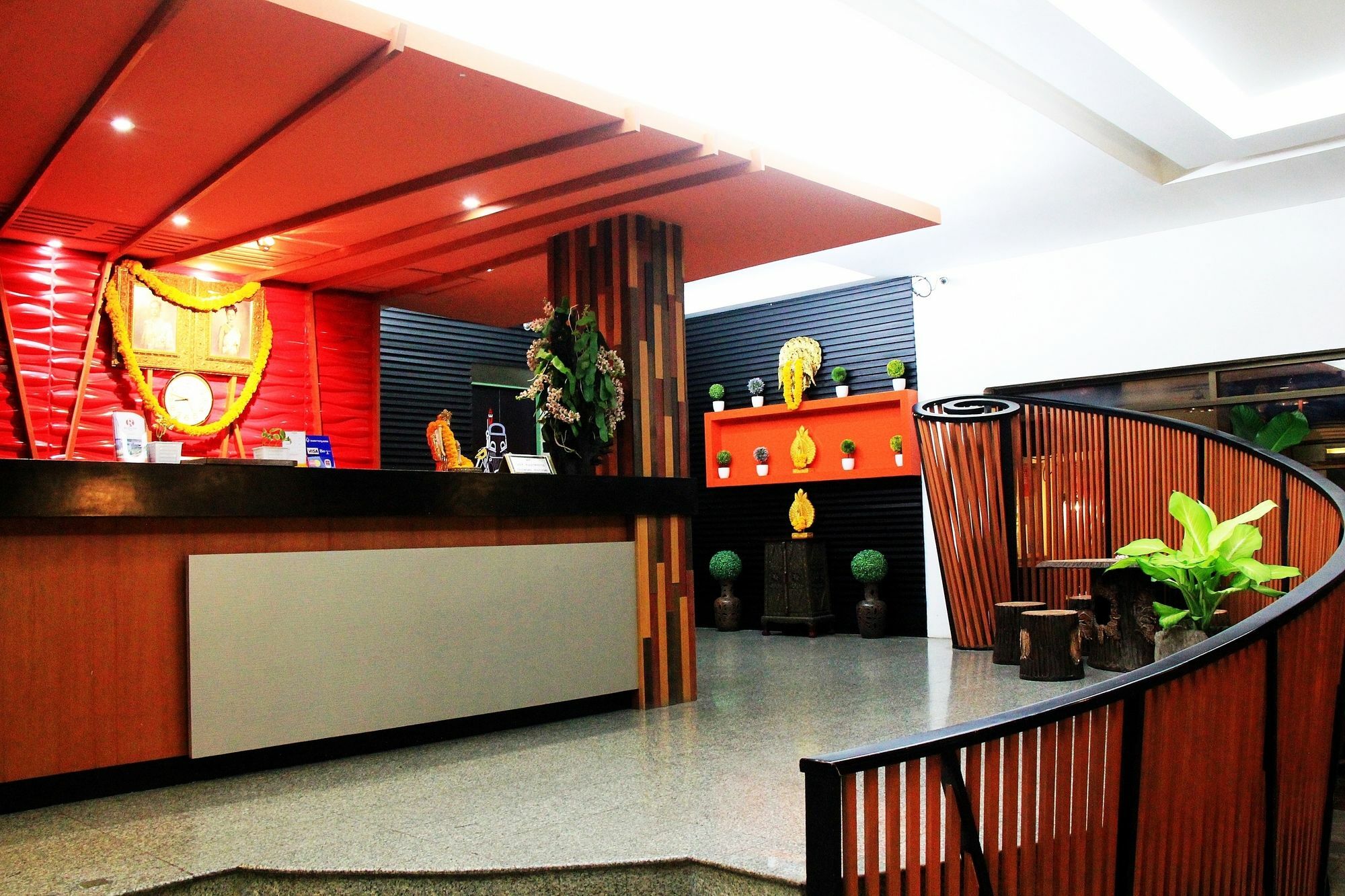 โรงแรมเรือนทิพย์ เชียงราย Ruean Tip Hotel Екстер'єр фото