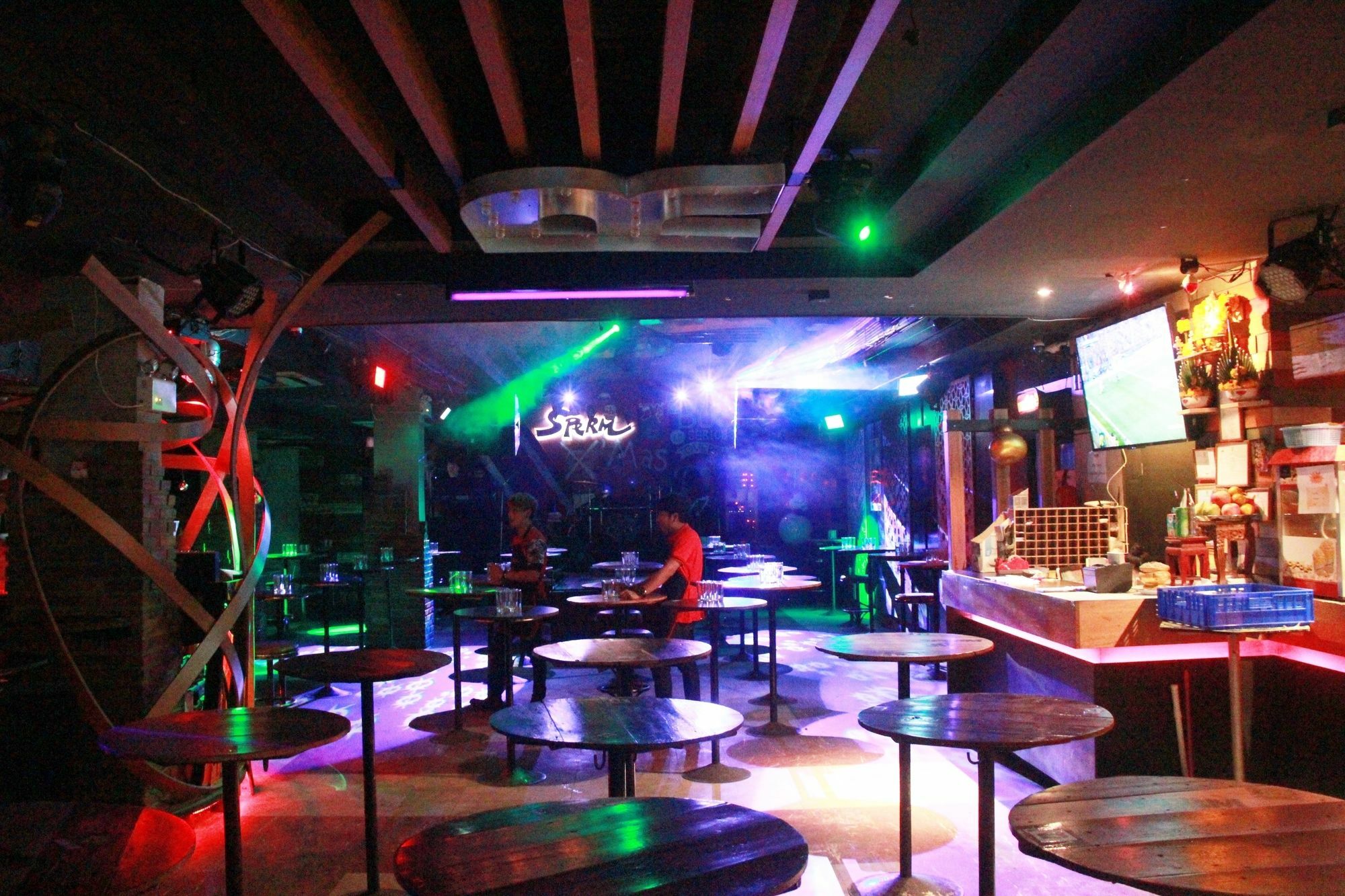 โรงแรมเรือนทิพย์ เชียงราย Ruean Tip Hotel Екстер'єр фото