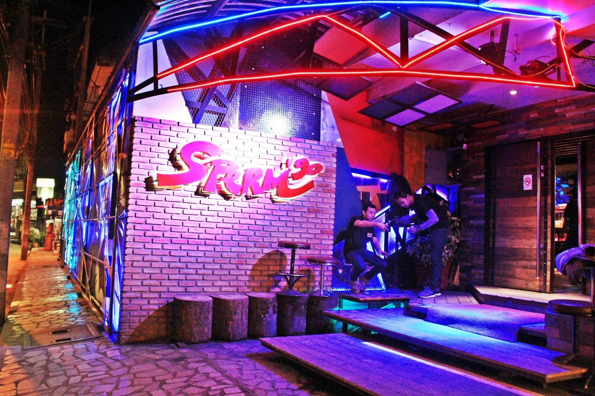 โรงแรมเรือนทิพย์ เชียงราย Ruean Tip Hotel Екстер'єр фото