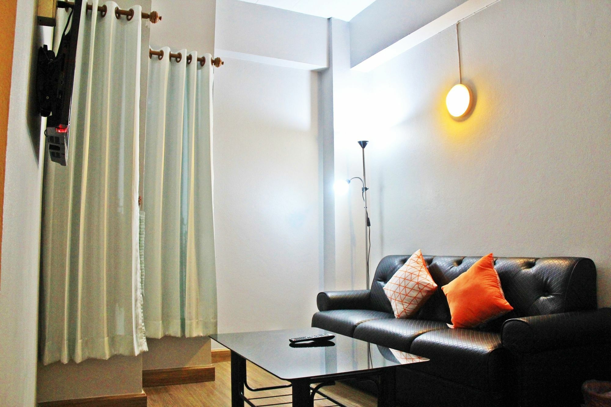 โรงแรมเรือนทิพย์ เชียงราย Ruean Tip Hotel Екстер'єр фото