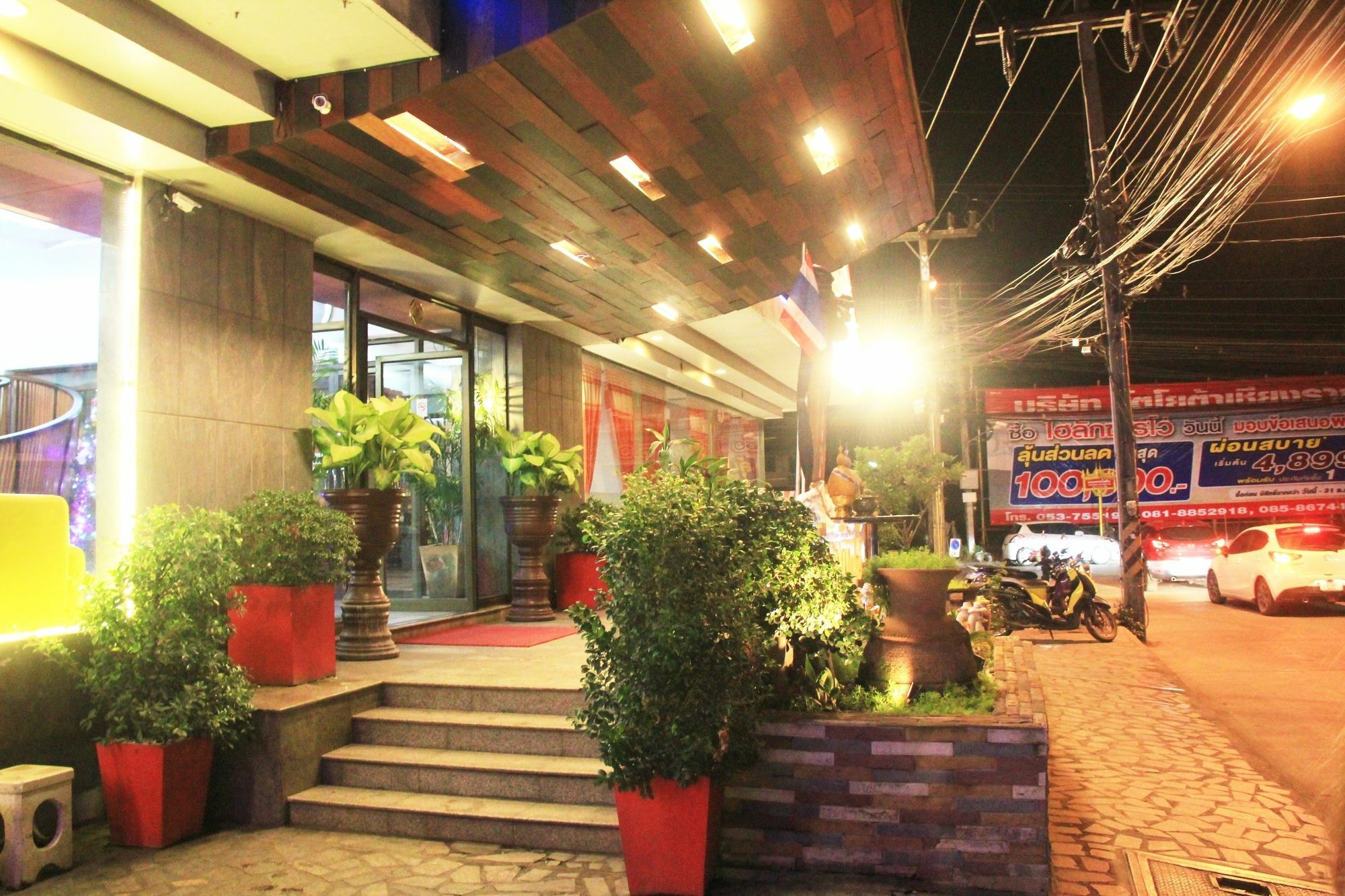 โรงแรมเรือนทิพย์ เชียงราย Ruean Tip Hotel Екстер'єр фото